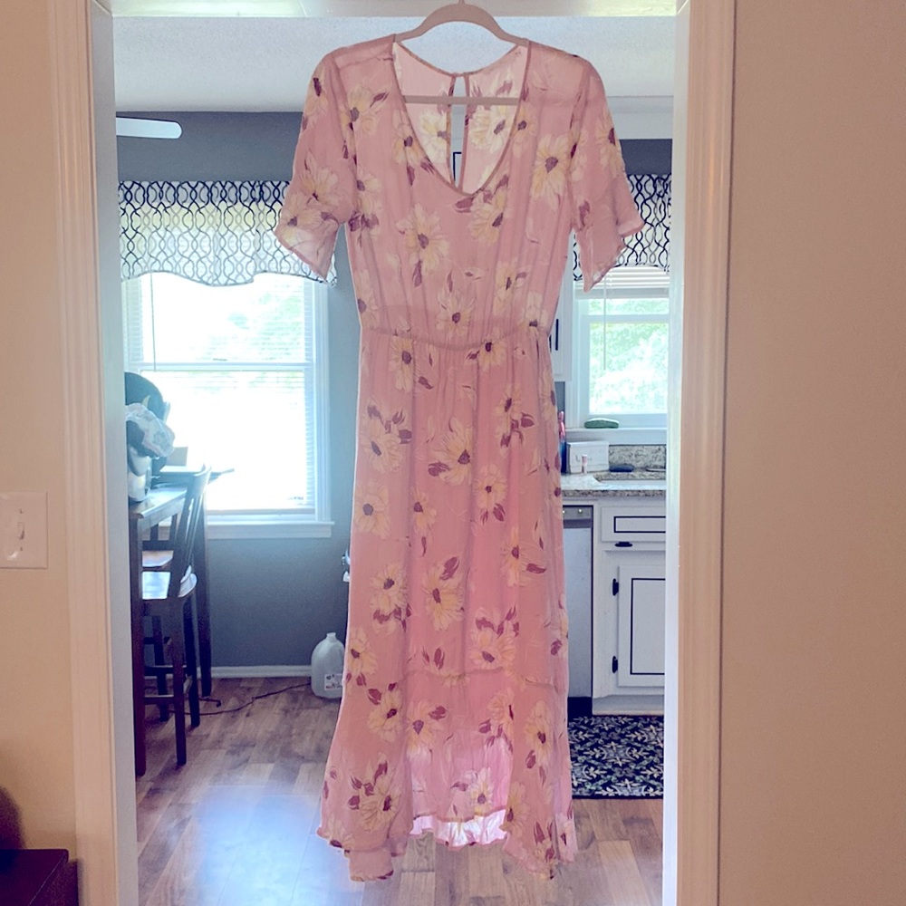 Size M boutique dress.